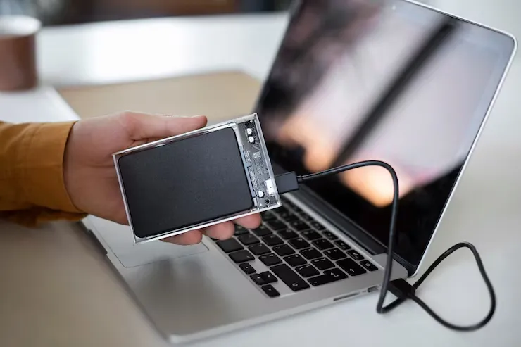 man using external storage used 23 2149388495 11zon