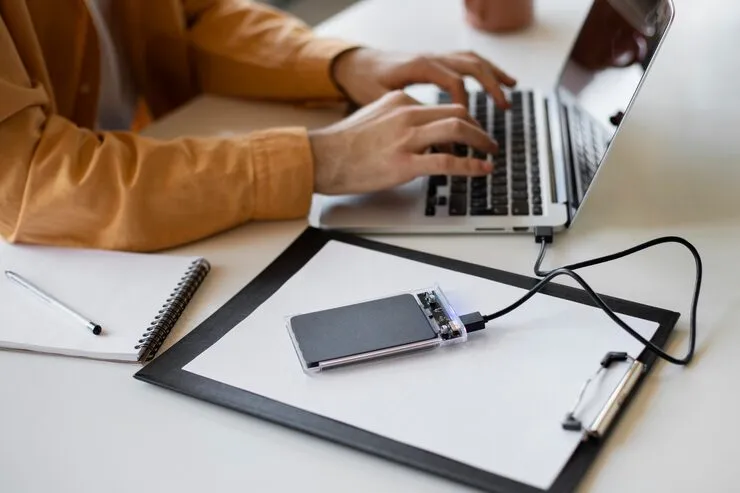 man using external storage used 23 2149388505 11zon