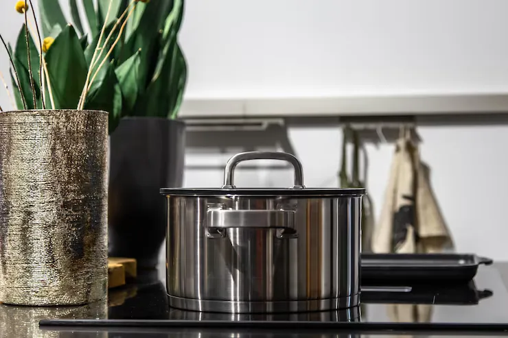 ظروف استیل: بررسی مزایا و معایب + انواع قابلمه استیل 4 4 5 11zon